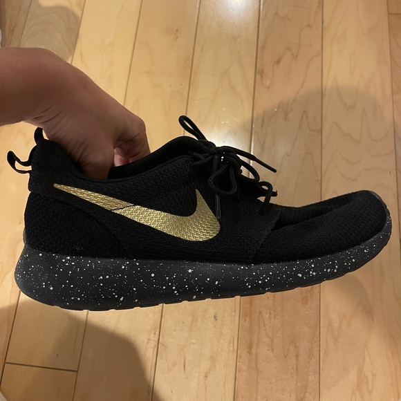 Nike Roshe- Custom Design - Picture 2 of 3